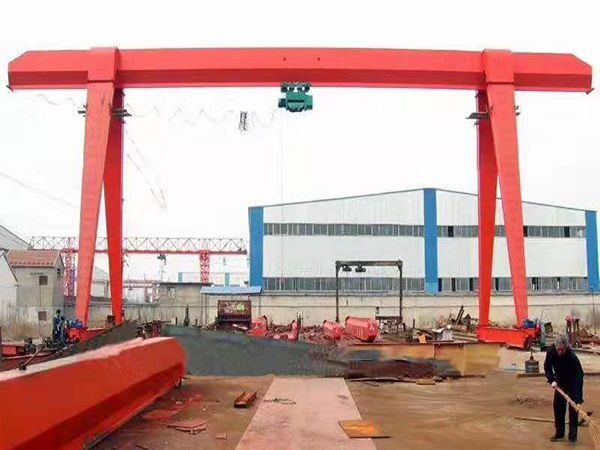 電動門式起重機和普通門式起重機有什么區別